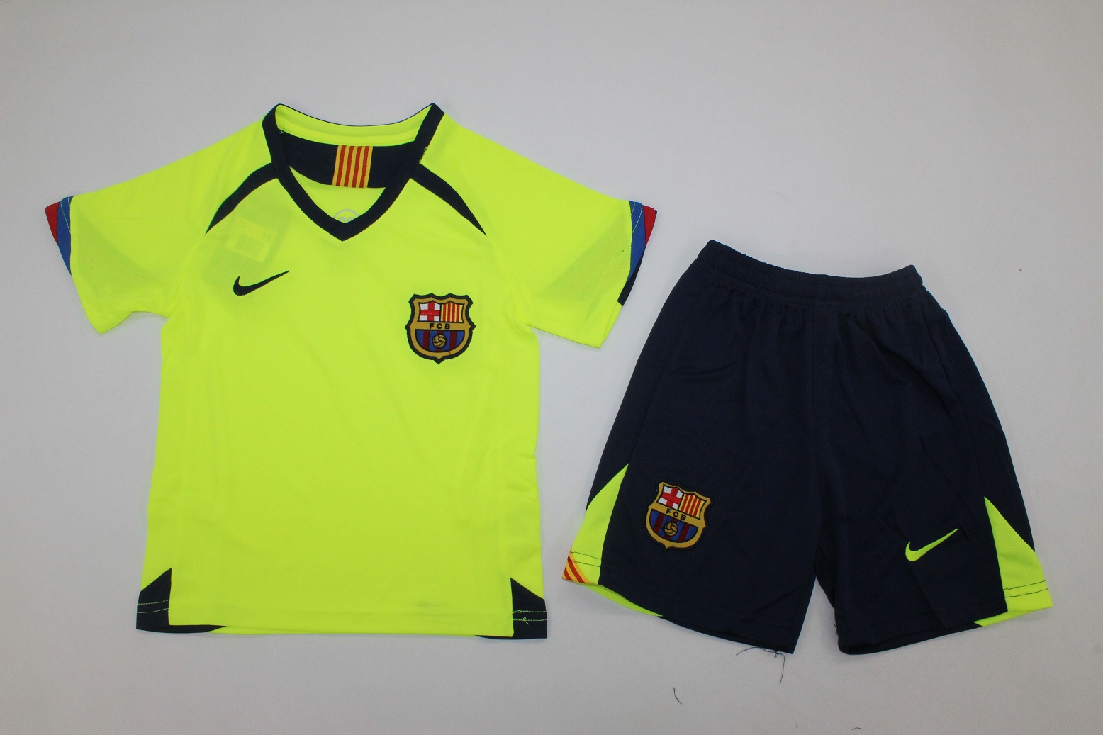 Kids-Barcelona 05/06 Away Green Soccer Jersey